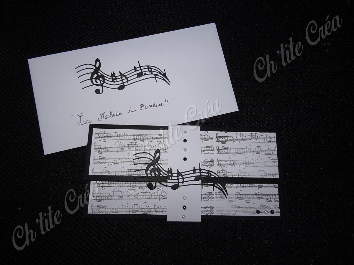 Carte mariage, thème musique, version pochette pour mettre un chèque ou une carte cadeau, avec portée et silhouette de mariés