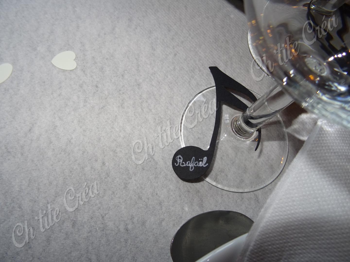 Marque place note musique, anniversaire de mariage musique, croche ou doubel croche à accrocher au pied du verre, noir et blanc